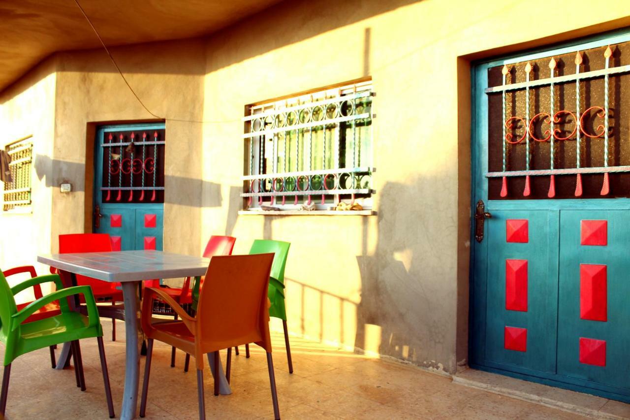Bedouin Pink Ecohouse Bed and Breakfast Wadi Musa Esterno foto