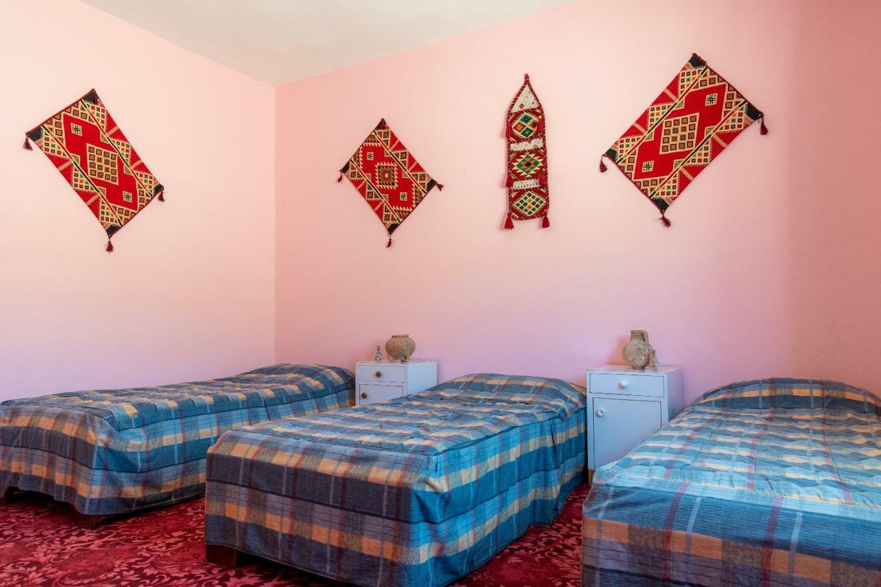 Bedouin Pink Ecohouse Bed and Breakfast Wadi Musa Esterno foto