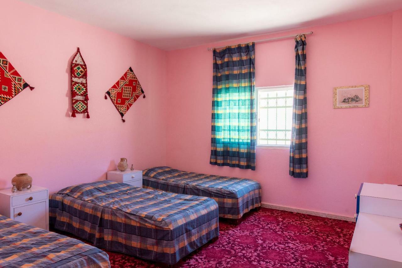 Bedouin Pink Ecohouse Bed and Breakfast Wadi Musa Esterno foto