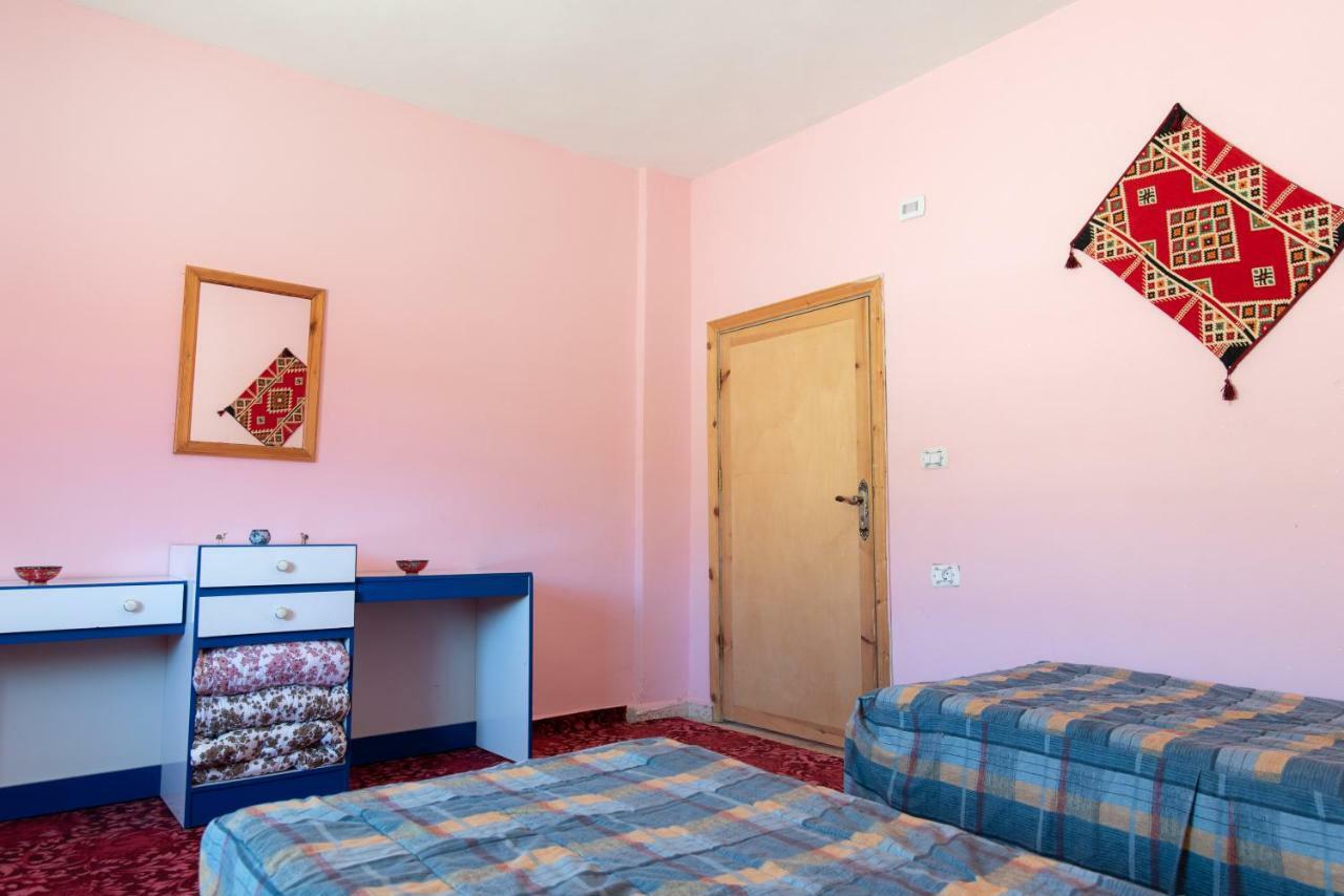 Bedouin Pink Ecohouse Bed and Breakfast Wadi Musa Esterno foto